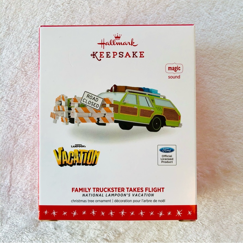Hallmark 2016 National Lampoon’s Vacation Ornament Family Truckster Takes Flight